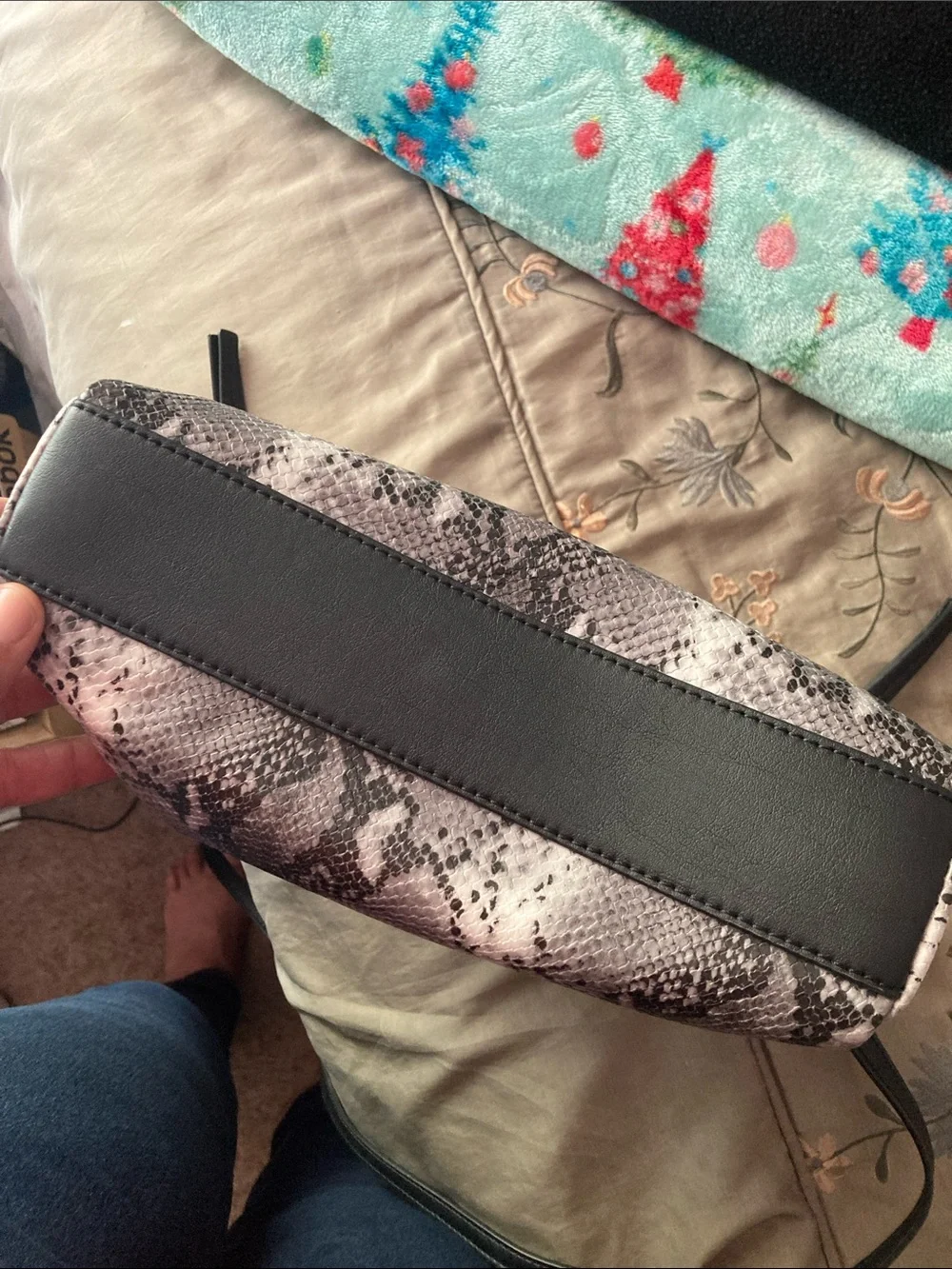 Simply Vera Vera Wang Gray Snake-Print Crossbody Bag
